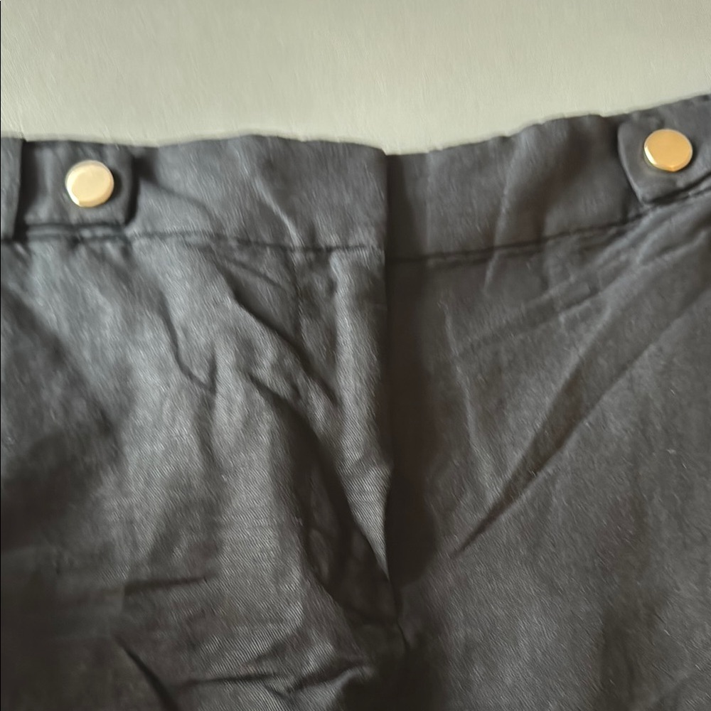 White House Black Market Elegant 4” Linen Black Shorts - Picture 3 of 7